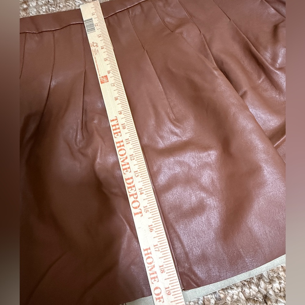 ELOQUII Vegan Faux Leather Pleated Skirt - SZ 24 - Picture 7 of 9
